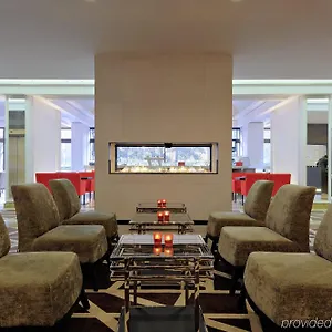 4* 酒店 Radisson Blu Conference Hotel,